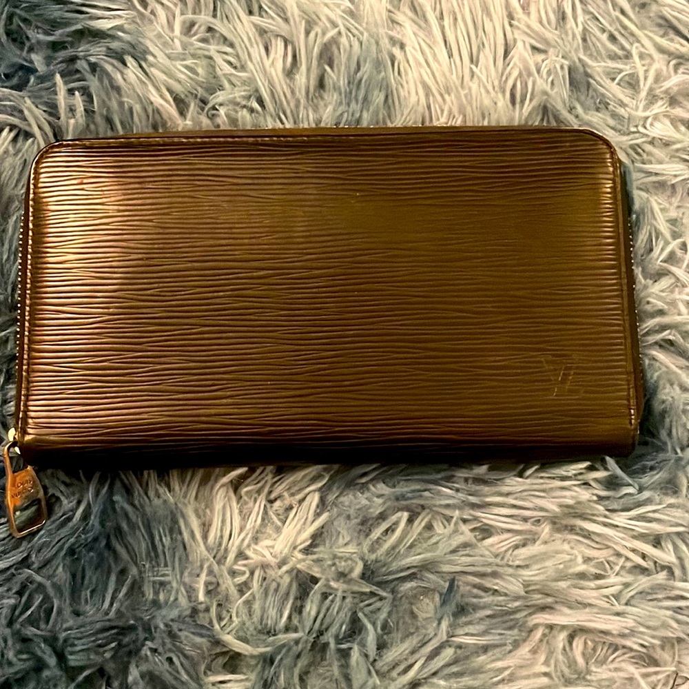 LV BLACK EPI ZIPPY WALLET